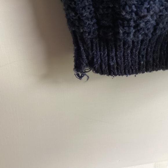 Bill Blass Men’s Navy Three Button Sweater.  Size M. - Picture 3 of 7